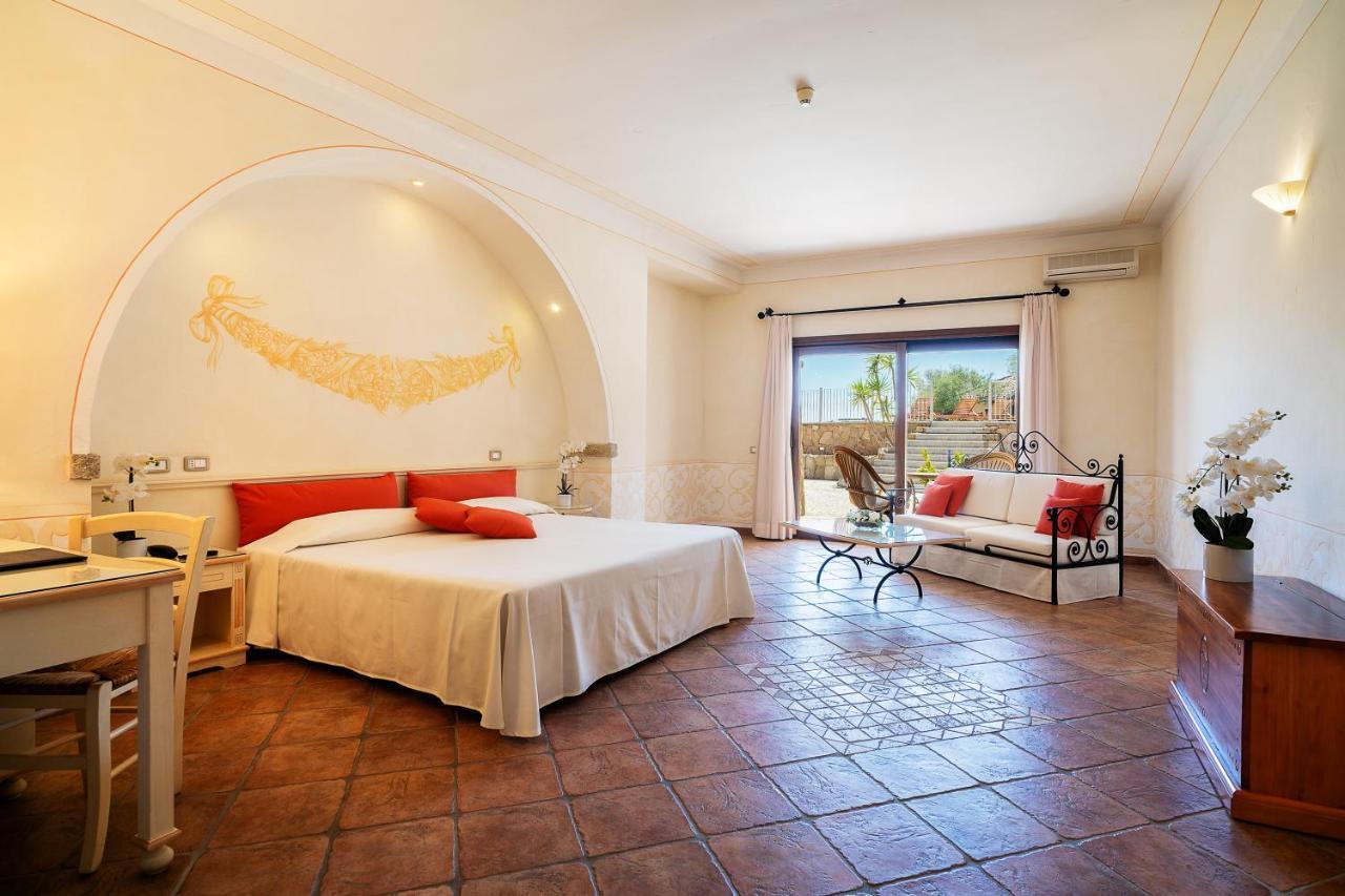 Lh Hotel Pozzo Sacro Ольбия Экстерьер фото